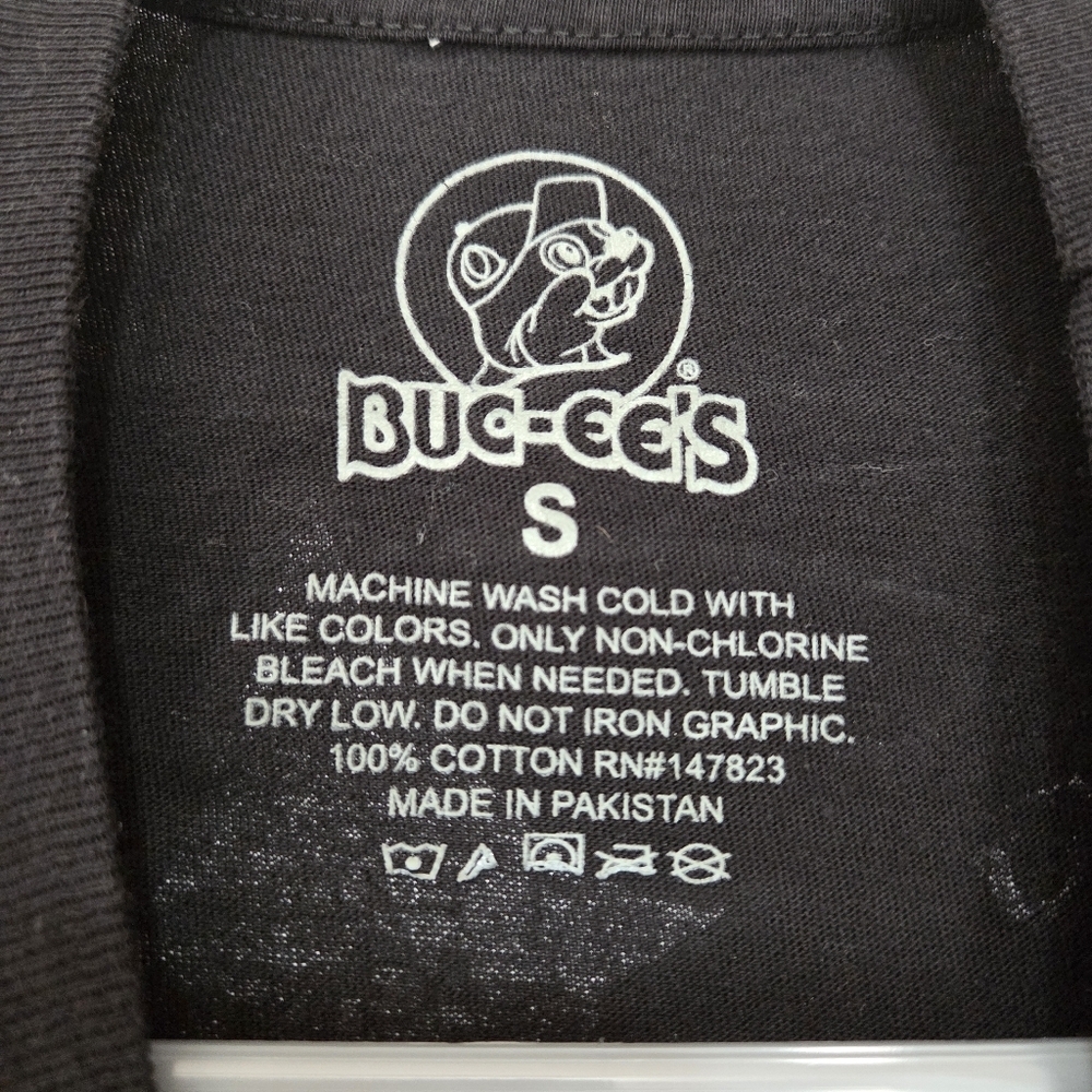 Bucees Halloween "Haunt it" Pumpkin Short Sleeve Black T Shirt Adult Size Small - Picture 4 of 5
